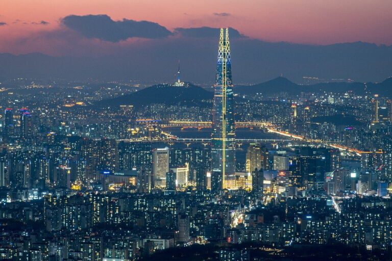 채권자가 가압류 후 집행권을 얻었는데 집행을 하지 않고 있습니다.