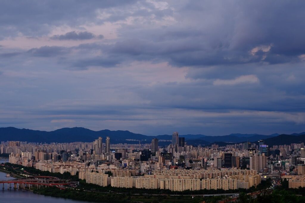 상속인이 미국시민권자인데 직접 와서 상속포기를 하려하는데 미국현지에서 준비해와야 하는 서류가 있나요? 2 상속인이 미국시민권자인데 직접 와서 상속포기를 하려하는데 미국현지에서 준비해와야 하는 서류가 있나요?